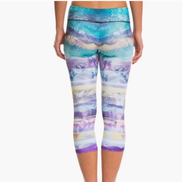 Onzie Limited edition size S/M Preowned activewear leggings Capri - Picture 4 of 6